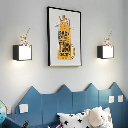 Applique Murale Moderne Enfants Lune Astronaute LED Verre Dépoli