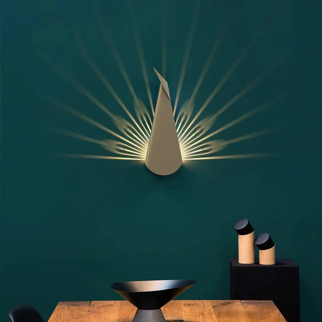 Applique Murale LED Moderne en Métal Or, Design Paon, Éclairage Chambre - Luminous Place