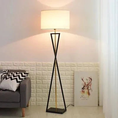 Lampadaire autoportant en fer au design nordique moderne, lumière d’ambiance intérieure - Luminous Place