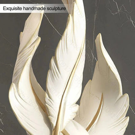 Lampadaire sculpture de sol en plumes résine, décor moderne et élégant - Luminous Place