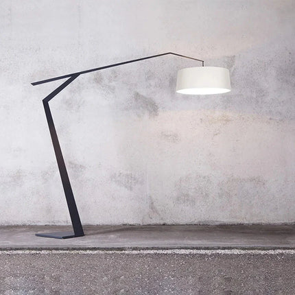 Lampadaire design italien en arc, style nordique, éclairage LED chaleureux - Luminous Place