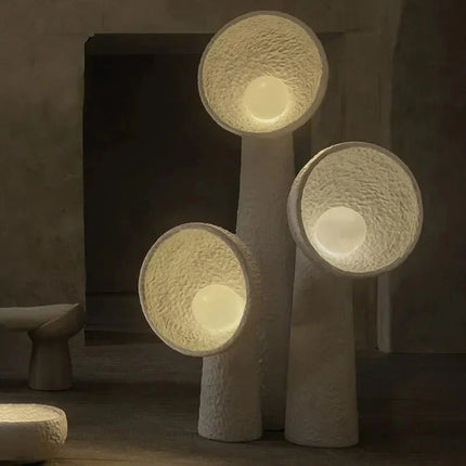 Lampadaire LED en résine style rétro nordique, lumière chaleureuse pour salon et bureau - Luminous Place