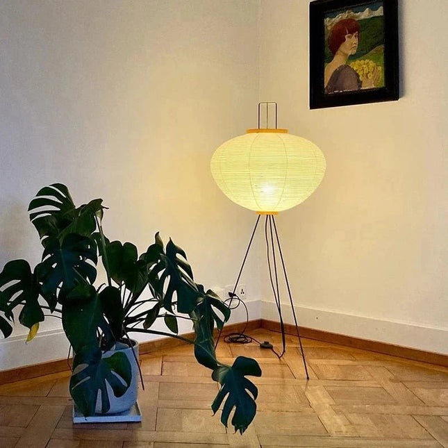 Lampadaire en papier de riz japonais Xuan, design rétro et lumière chaleureuse - Luminous Place