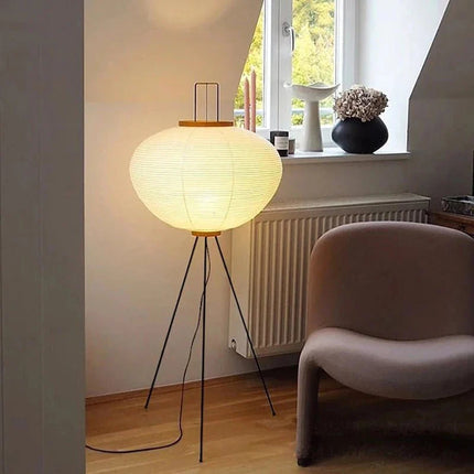 Lampadaire en papier de riz japonais Xuan, design rétro et lumière chaleureuse - Luminous Place
