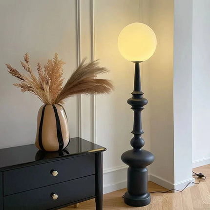 Lampadaire colonne romaine vintage en résine pour ambiance cosy - Luminous Place
