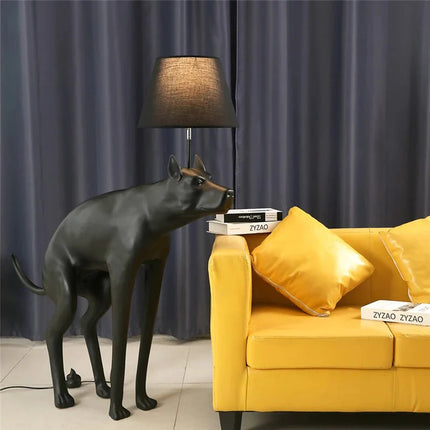 Lampadaire LED en résine avec abat - jour tissu, design chien noir, ambiance cosy - Luminous Place