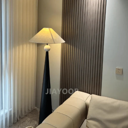 Lampadaire LED en tissu style médiéval français, lumière d’appoint chaleureuse pour salon et chambre - Luminous Place
