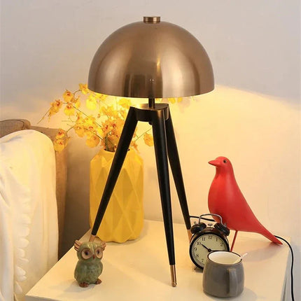 Lampadaire trépied vintage nordique LED champignon pour salon et bureau - Luminous Place