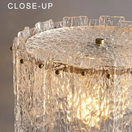 Lampadaire en laiton et verre transparent, lumière d'ambiance chaleureuse, design moderne - Luminous Place