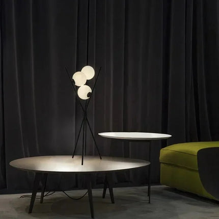 Lampadaire LED moderne à boule de verre, lumière d’ambiance chaleureuse pour intérieur - Luminous Place