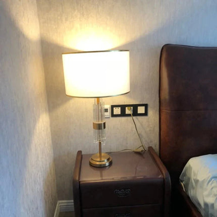 Lampe de table en cristal et fer avec abat - jour en tissu, éclairage LED chaleureux pour chambre et salon - Luminous Place