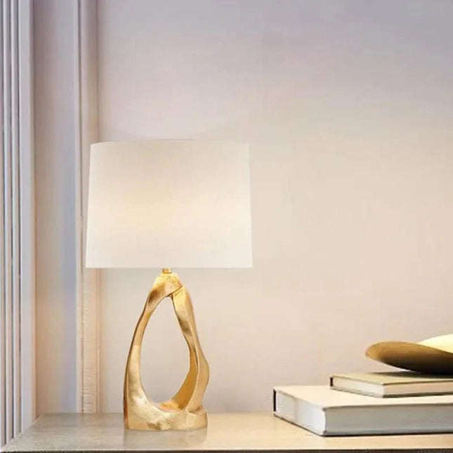 Lampe de table design minimaliste américaine en or, éclairage artistique pour salon et chambre - Luminous Place