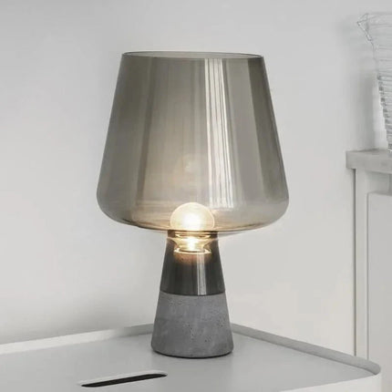 Lampe de table LED design nordique en verre de ciment, lumière chaude ambiance cosy - Luminous Place