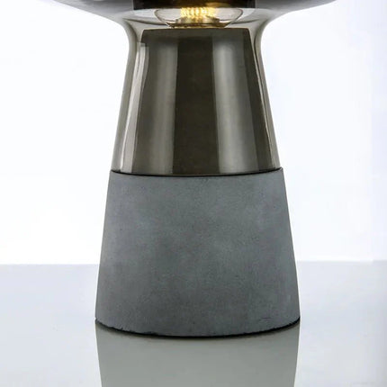 Lampe de table LED design nordique en verre de ciment, lumière chaude ambiance cosy - Luminous Place