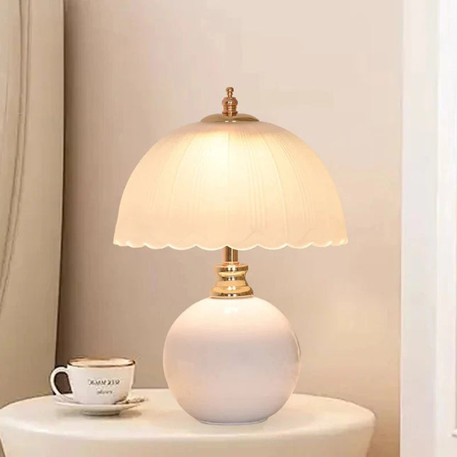 Lampe de table en verre et céramique, lumière douce pour chambre élégante - Luminous Place