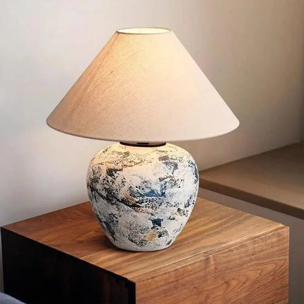 Lampe de table en céramique japonaise avec lumière chaude et abat - jour en tissu - Luminous Place