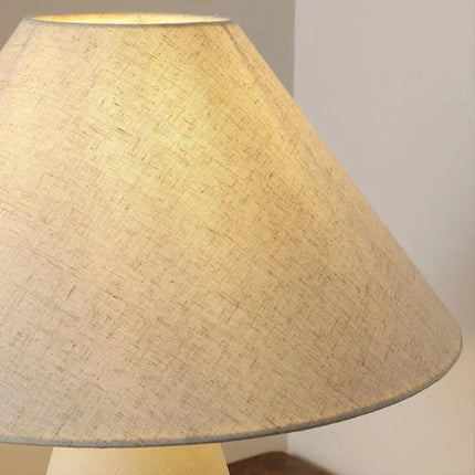 Lampe de table en céramique japonaise avec lumière chaude et abat - jour en tissu - Luminous Place