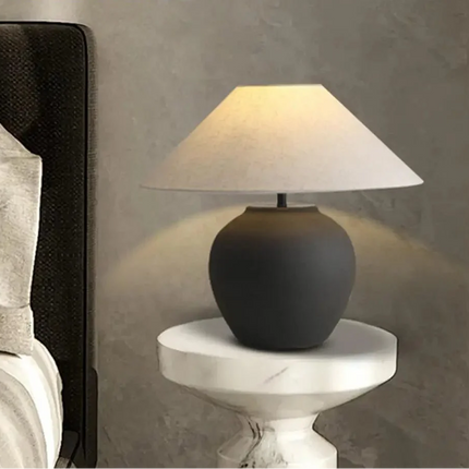 Lampe de table Wabi Sabi en céramique noire style japonais rétro avec lumière chaude réglable - Luminous Place