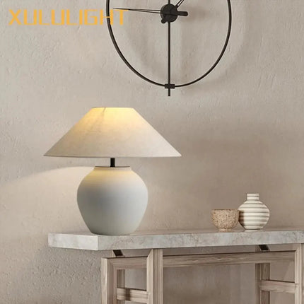 Lampe de table Wabi Sabi en céramique noire style japonais rétro avec lumière chaude réglable - Luminous Place
