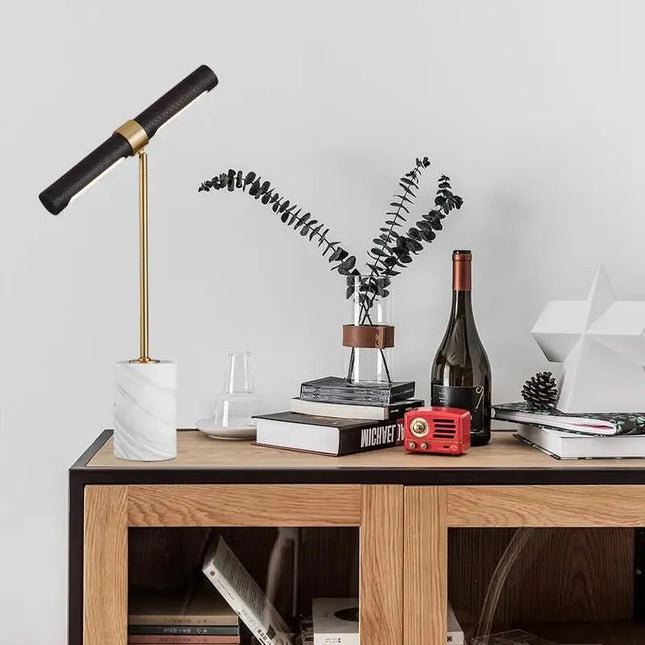 Lampe de table design luxe en cuir et marbre, éclairage intérieur chaleureux - Luminous Place
