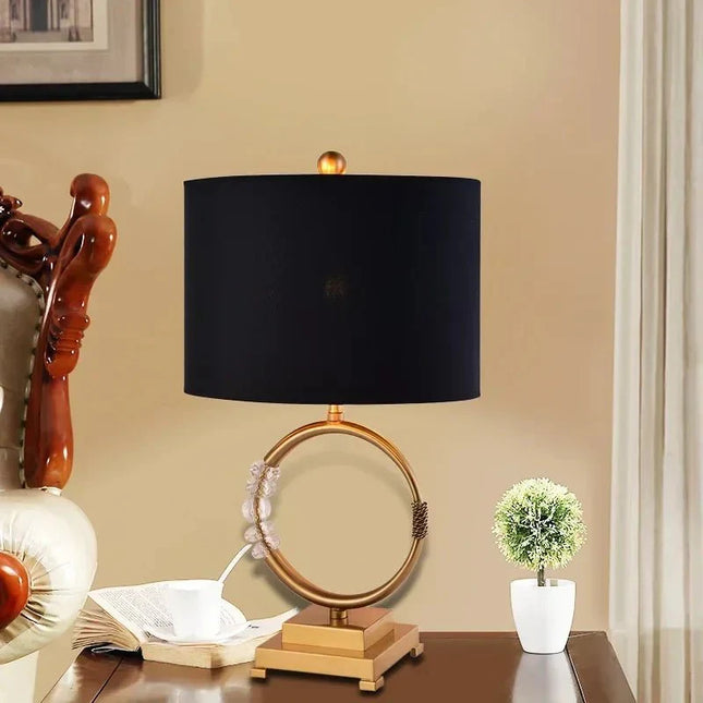 Lampe de table design américain en cristal avec éclairage LED intérieur - Luminous Place
