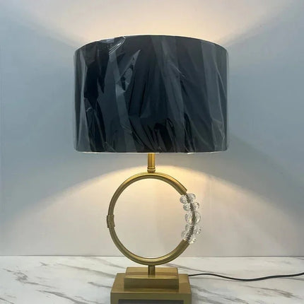 Lampe de table design américain en cristal avec éclairage LED intérieur - Luminous Place