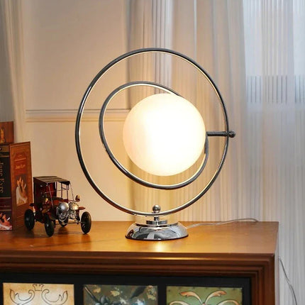 Lampe de table Bauhaus rétro en fer et verre, lumière douce pour bureau et chambre - Luminous Place