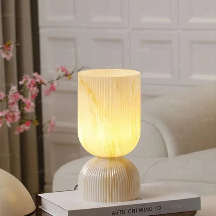 Lampe de table rétro moderne pour ambiance chaleureuse et luxe - Luminous Place