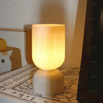 Lampe de table rétro moderne pour ambiance chaleureuse et luxe - Luminous Place