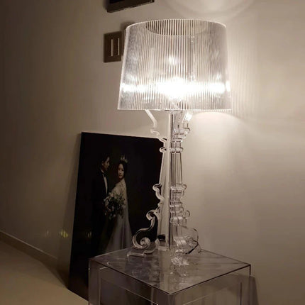 Lampe de table fantôme baroque transparente en acrylique LED ambiance cosy - Luminous Place