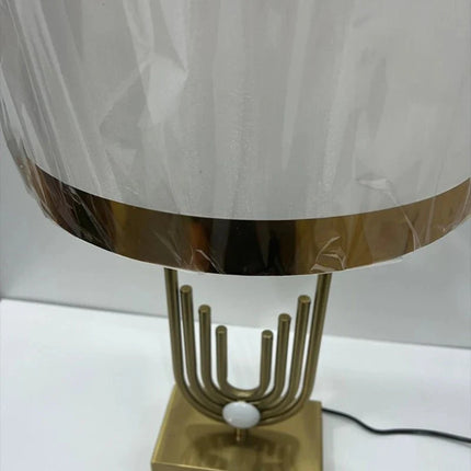 Lampe de table design post - moderne, lumière chaude élégante pour lecture - Luminous Place