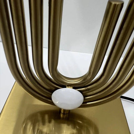 Lampe de table design post - moderne, lumière chaude élégante pour lecture - Luminous Place