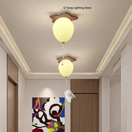 Lampe Enfant Bois Massif Nuage et Ballon Plafonnier LED pour Chambre - Luminous Place