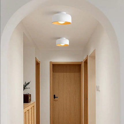 Plafonnier LED moderne minimaliste en métal noir, lumière chaude, diamètre 22 cm