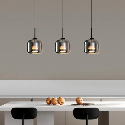 Suspension moderne en alliage et verre, lumière chaude pour salle à manger