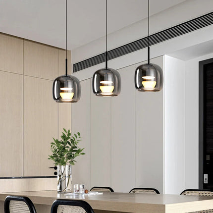 Suspension moderne en alliage et verre, lumière chaude pour salle à manger