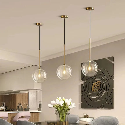 Suspension nordique en verre transparent, luminaire suspendu design pour intérieur contemporain