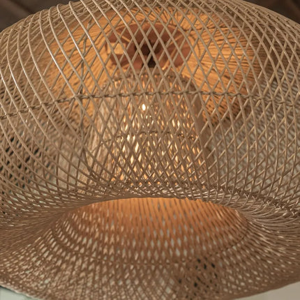 Suspension en rotin tressé à la main, lumière chaude pour salon et salle à manger