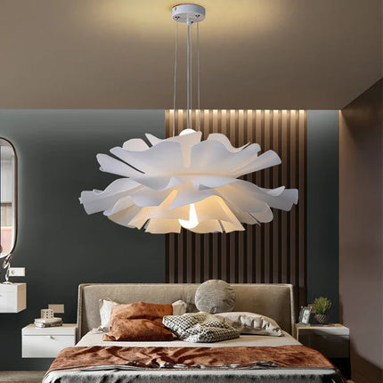 Suspension Love Me Not en acrylique blanc, lumière chaude nordique pour chambre