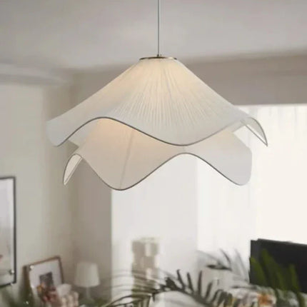 Suspension lustre tissu fleurs nordiques LED pour ambiance cosy intérieure