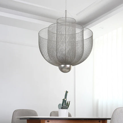 Suspension Artpad en métal chromé à grille, lumière LED chaude, design contemporain