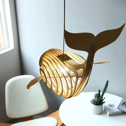 Suspension en bois design poisson E27 pour ambiance cosy et élégante
