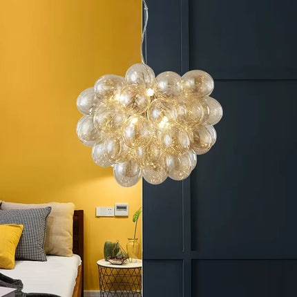 Suspension lustre bulle ballon nordique en verre gris fumé, lumière chaleureuse