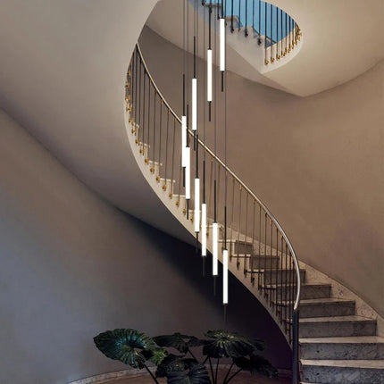 Suspension LED dorée et noire design moderne pour salon et escalier