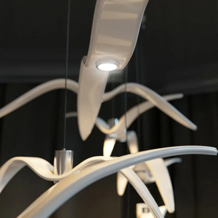 Suspension nordique en résine oiseau volant LED pour ambiance cosy