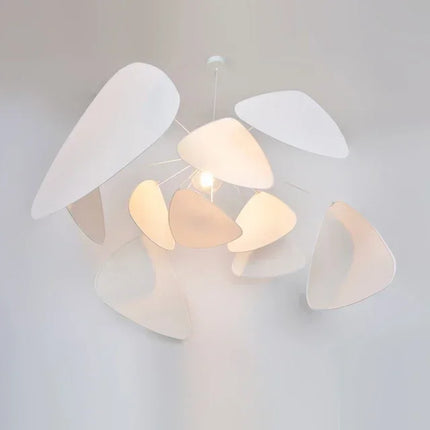 Suspension LED Wabi Sabi Japonais en bambou et rotin, lumière chaude pour intérieur élégant