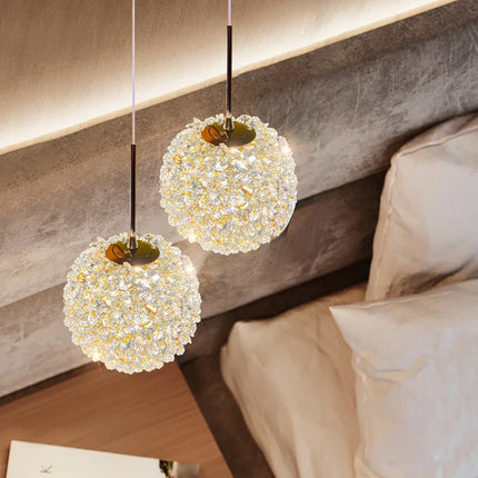Suspension boule ronde en cristal avec lumière chaude pour salle à manger