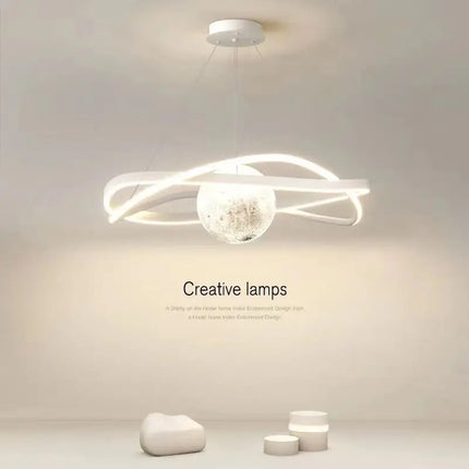Suspension LED moderne minimaliste en aluminium, lumière dimmable et ambiance chaleureuse