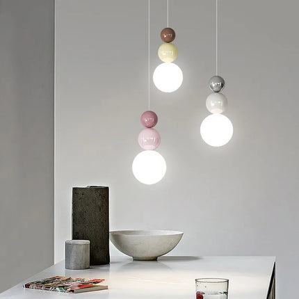 Suspension LED design nordique moderne en métal, lumière chaude ambiance cosy