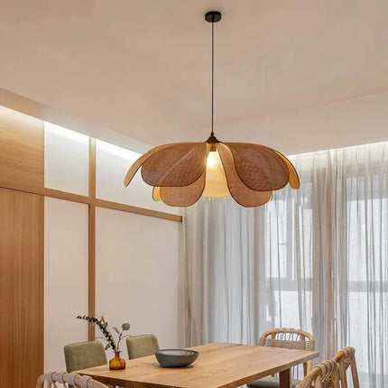 Suspension en rotin tressé style japonais, éclairage floral chaleureux pour salon et salle à manger